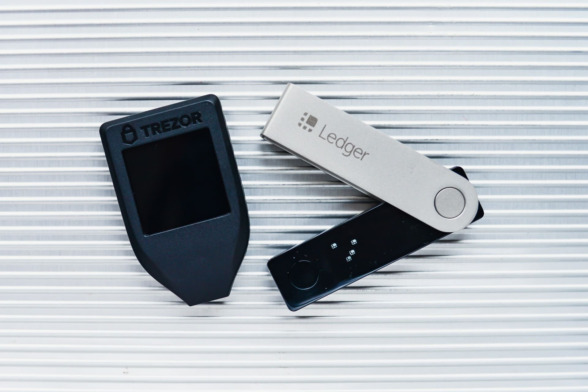 hardware wallet Trezor et Ledger