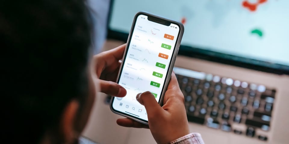 Analyse des offres de courtiers en ligne : évolution, enjeux & perspective